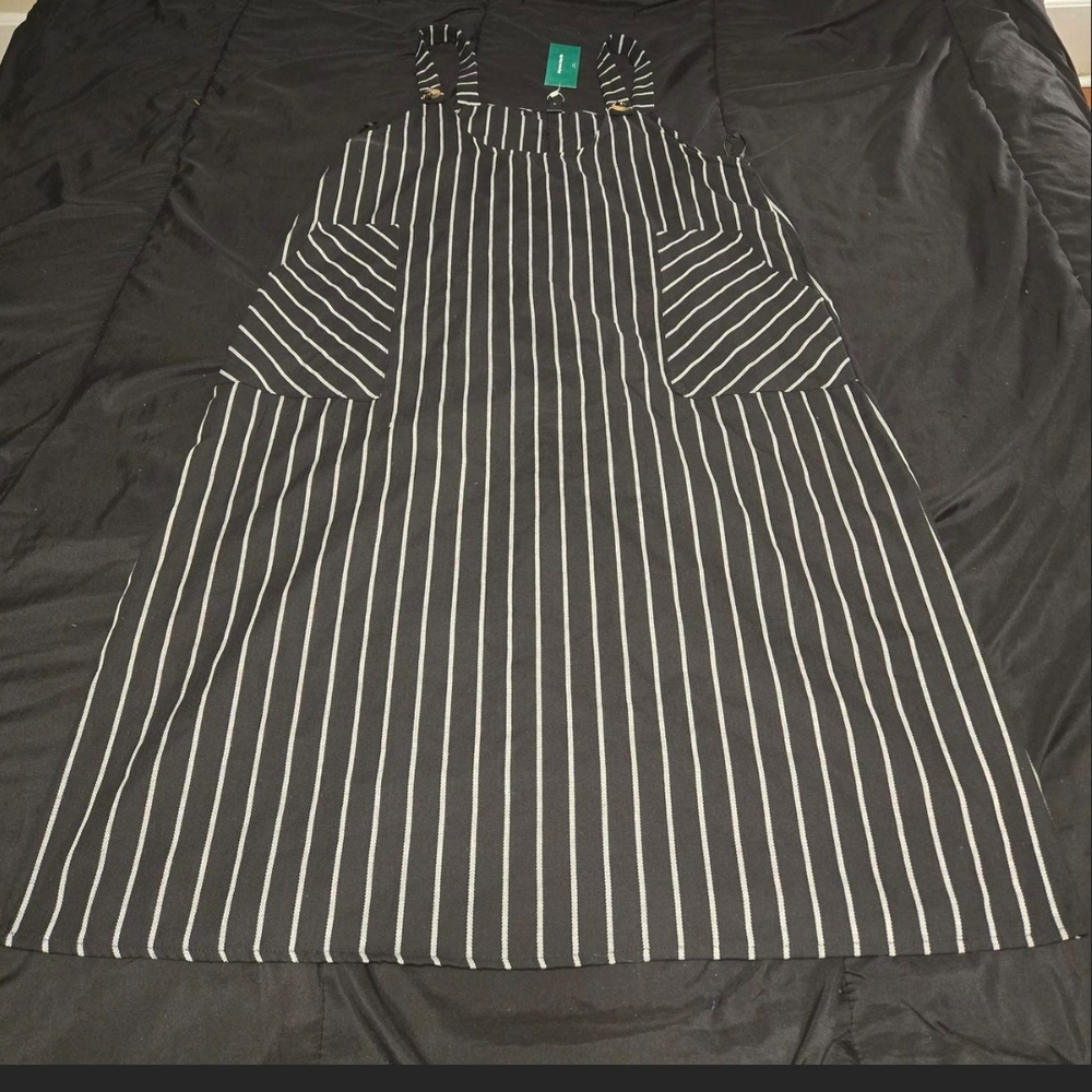 SHEIN Black and White Spaghetti Strap Sundress